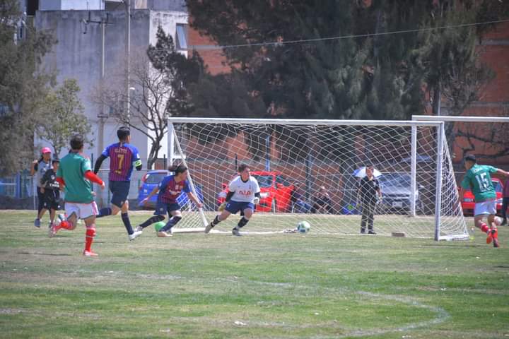 Convoca ayuntamiento de Apetatitlán a participar en torneos de fútbol